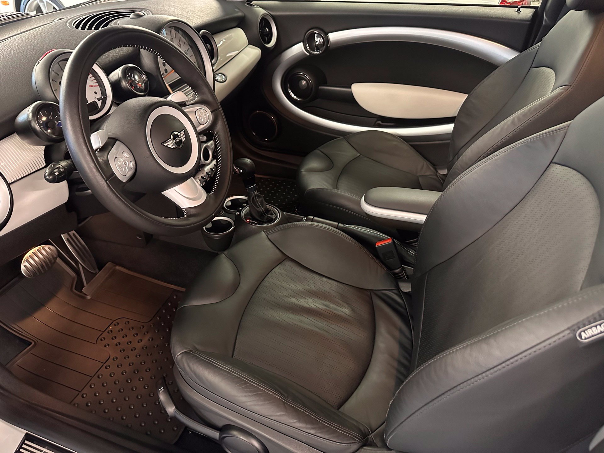 Used 2010 MINI Cooper S FWD image 24