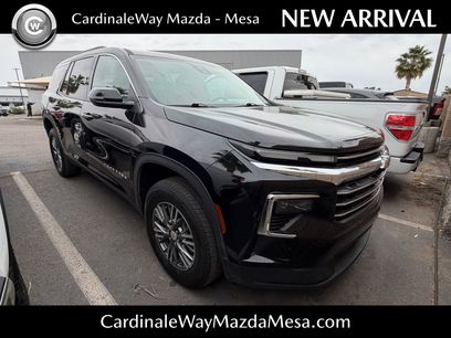 Used 2025 Chevrolet Traverse LT