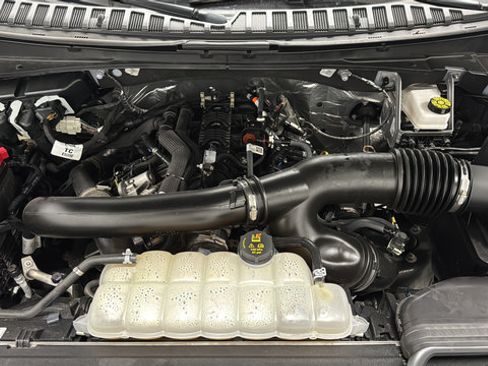 Used 2025 Ford Expedition Max Active AWD/4WD image 28