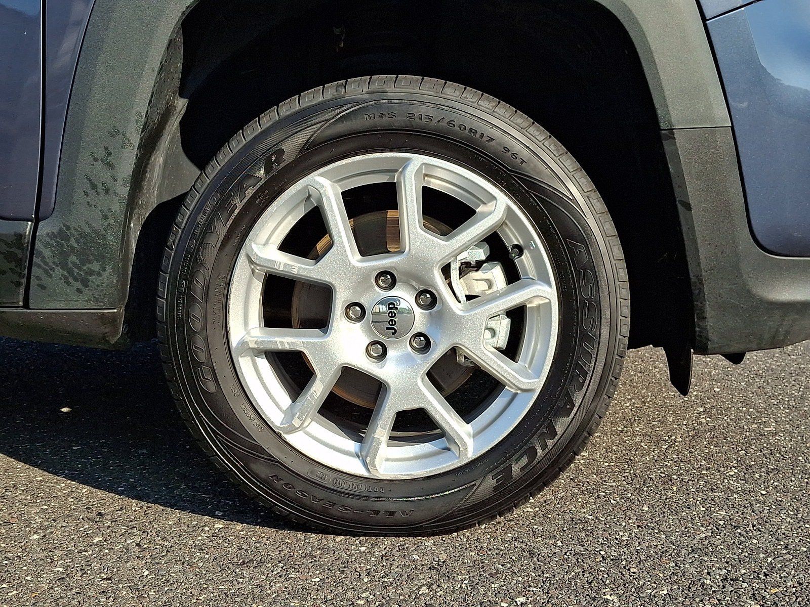 Used 2023 Jeep Renegade Latitude AWD/4WD image 8