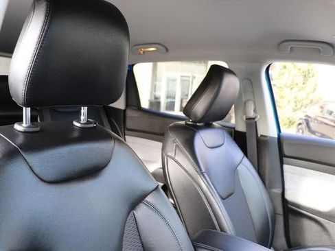 Used 2022 Jeep Compass Latitude image 8