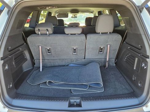 Used 2025 GMC Acadia Elevation image 18