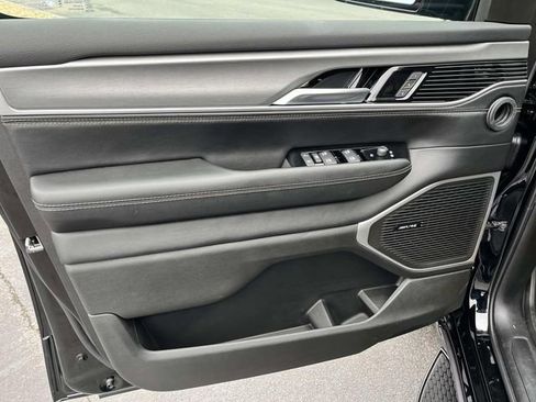 New 2026 Jeep Grand Wagoneer 4WD image 22