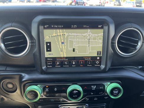 Used 2022 Jeep Wrangler Unlimited Sahara w/ Cold Weather Group image 24