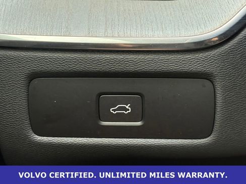 Certified 2025 Volvo XC60 B5 Plus AWD/4WD image 21