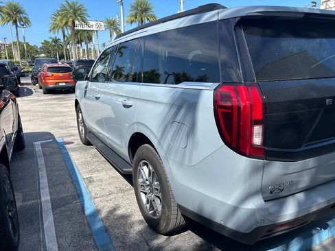 Used 2025 Ford Expedition Active RWD image 4