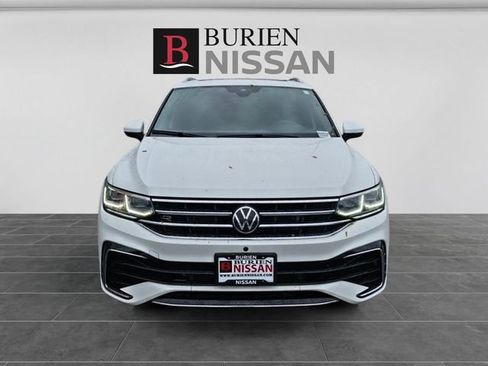 Used 2024 Volkswagen Tiguan SEL R-Line AWD/4WD image 3