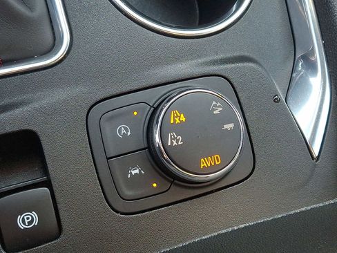 Used 2023 Chevrolet Traverse RS image 28