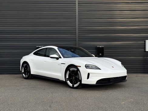 Used 2025 Porsche Taycan AWD/4WD image 10