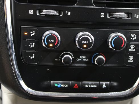 Used 2017 Dodge Grand Caravan SE w/ Power Window Group FWD image 15