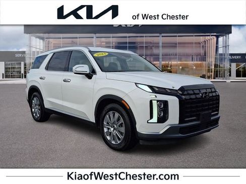 Used 2023 Hyundai Palisade SEL image 1