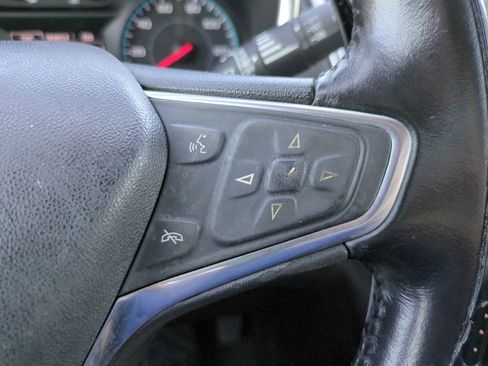 Used 2018 Chevrolet Equinox LT image 23