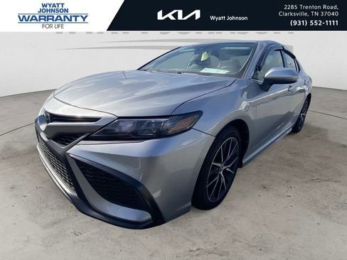 Used 2021 Toyota Camry SE FWD image 1