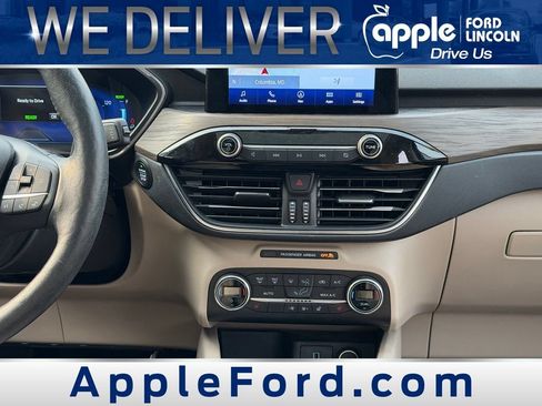 Used 2020 Ford Escape Titanium AWD/4WD image 8