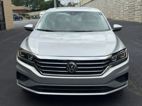 Used 2020 Volkswagen Passat 2.0T SEL FWD image 4