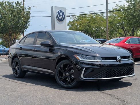New 2025 Volkswagen Jetta SE image 1
