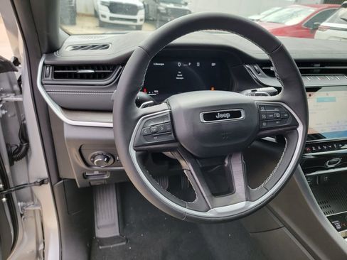 New 2026 Jeep Grand Cherokee Altitude AWD/4WD image 18