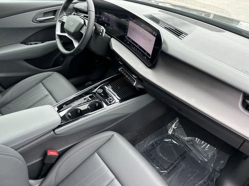 New 2026 Audi Q3 quattro 2.0T AWD/4WD image 16