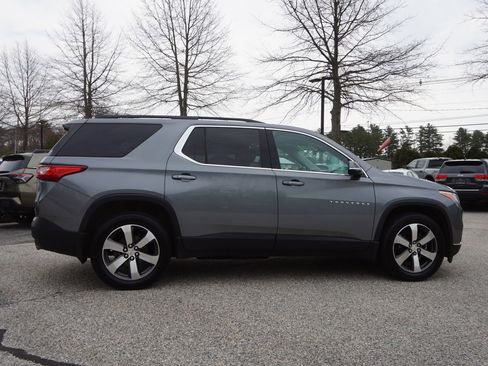 Used 2019 Chevrolet Traverse LT w/ LT Premium Package AWD/4WD image 4