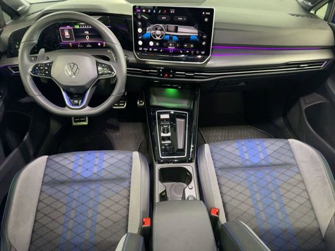 Used 2025 Volkswagen Golf w/ Euro Style Package image 17