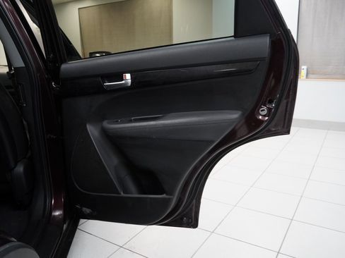 Used 2014 Kia Sorento LX image 22