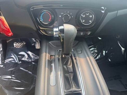 Used 2019 Honda HR-V Sport image 17
