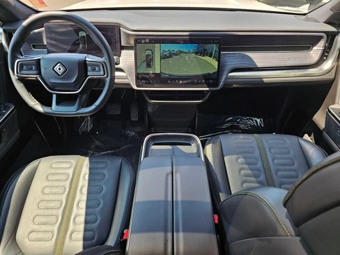 Used 2025 Rivian R1S Adventure AWD/4WD image 20