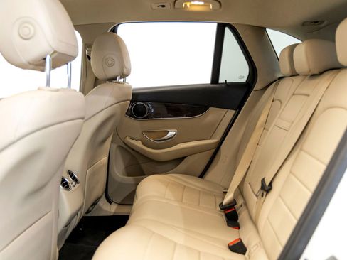 Used 2020 Mercedes-Benz GLC 300 GLC 300 image 21