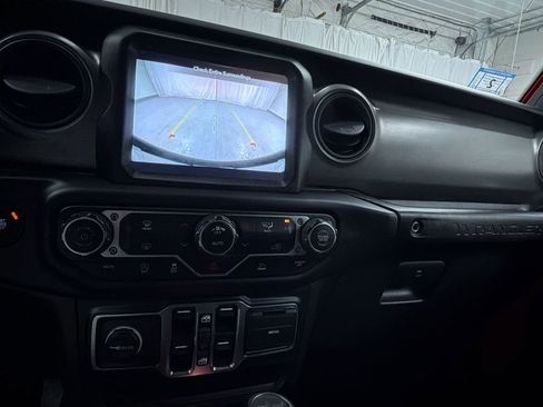 Used 2023 Jeep Wrangler Unlimited Sport w/ Sun And Sound Package AWD/4WD image 13