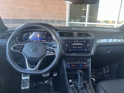 Used 2024 Volkswagen Tiguan SE R-Line FWD image 41