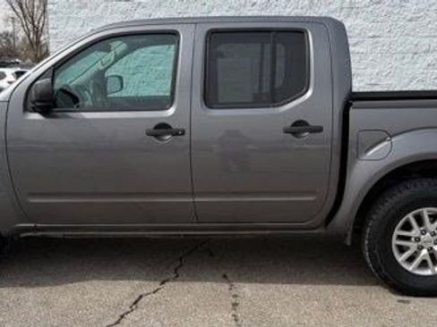 Used 2019 Nissan Frontier SV AWD/4WD image 2