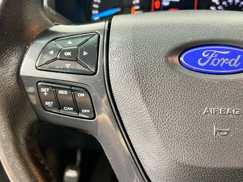 Used 2016 Ford Explorer XLT image 18