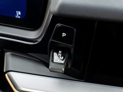 Used 2025 Porsche Cayenne image 22