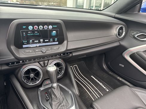 Used 2016 Chevrolet Camaro SS image 21