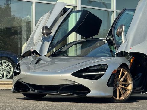 Used 2022 McLaren 720S Performance image 14