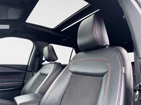 Used 2023 Ford Explorer ST-Line w/ Class IV Trailer Tow Package image 18