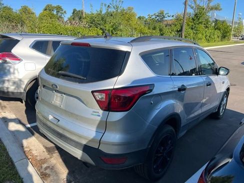 Used 2019 Ford Escape SEL AWD/4WD image 4