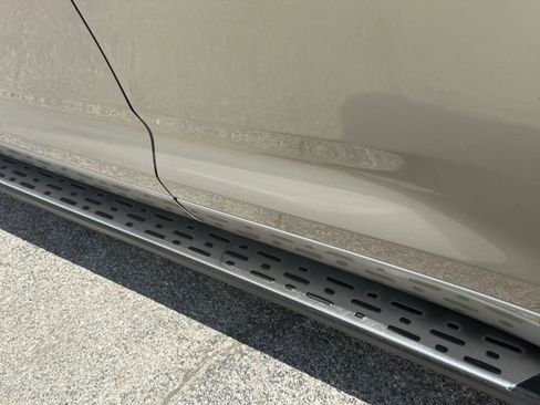 Used 2014 Toyota Highlander XLE FWD image 6