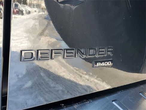 Used 2023 Land Rover Defender 90 X-Dynamic SE image 9