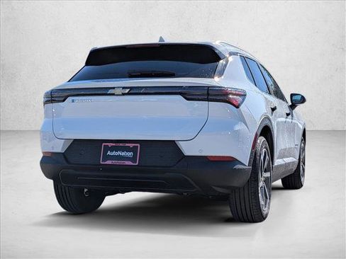 New 2026 Chevrolet Equinox EV LT image 4