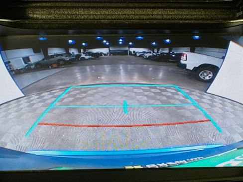 Used 2017 Toyota RAV4 LE image 18