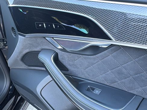 Used 2025 Audi S8 image 31