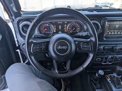 Used 2021 Jeep Gladiator Sport image 14