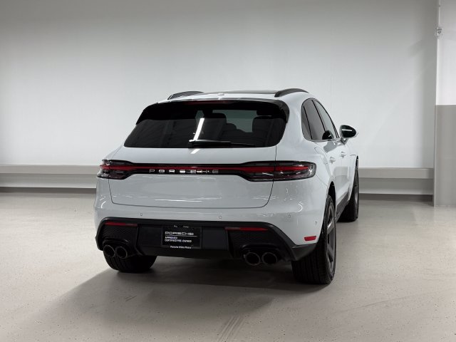 Certified 2026 Porsche Macan AWD/4WD image 8