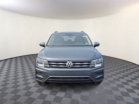 Used 2020 Volkswagen Tiguan SE w/ Panoramic Sunroof Package image 2