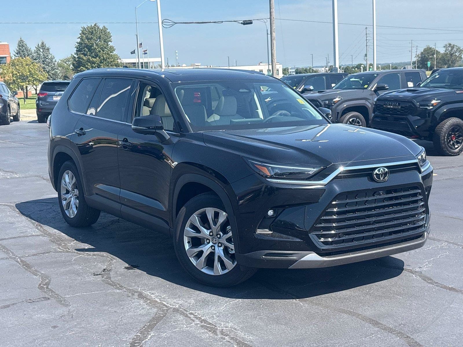 Used 2026 Toyota Grand Highlander AWD image 2