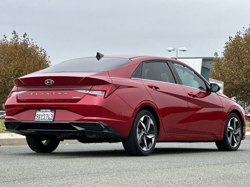 Used 2022 Hyundai Elantra Limited w/ Cargo Package image 4
