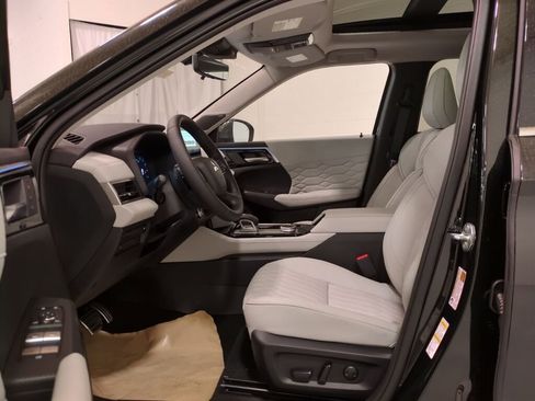 New 2025 Mitsubishi Outlander SEL image 17