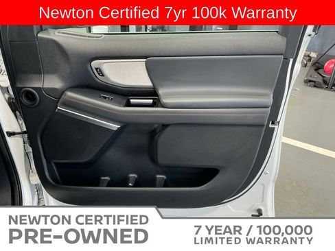 Used 2025 Ford Expedition Max Active AWD/4WD image 49