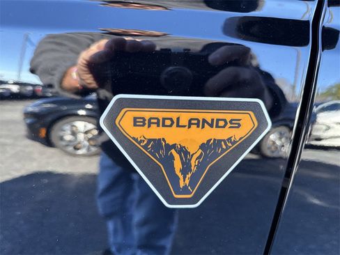 New 2025 Ford Bronco Badlands image 12